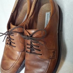 Bostonian Oxford Tan Lace-up Dress Shoes 10.5 Good Condition Rubber heels.